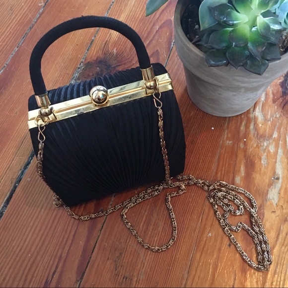 VINTAGE Charming Black and Gold Purse - Picture 4 of 8